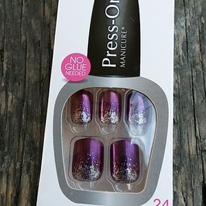 COPY - NWT kiss press-on no glue fashion artifici…